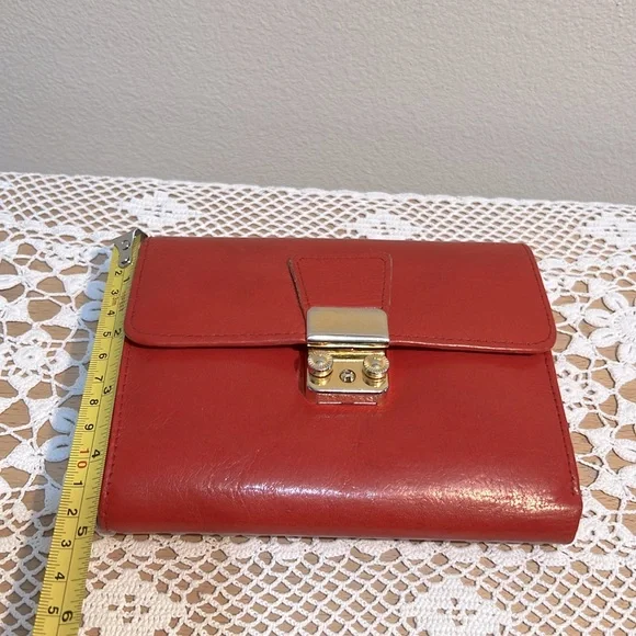 Women’s red leather wallet - Picture 10 of 11